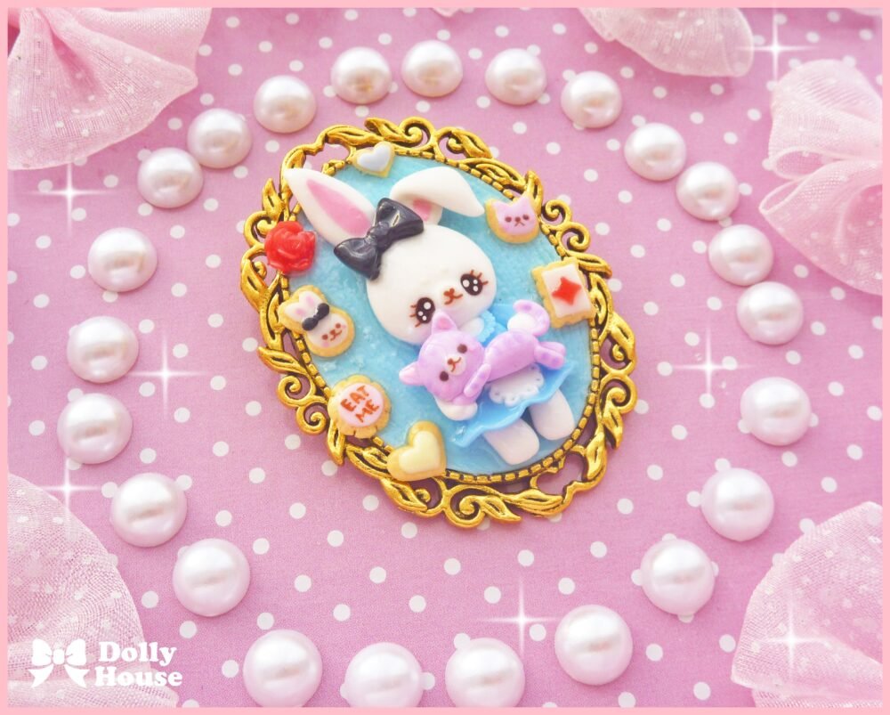 Kawaii Alice in Wonderland Brooch by Dolly House 1
