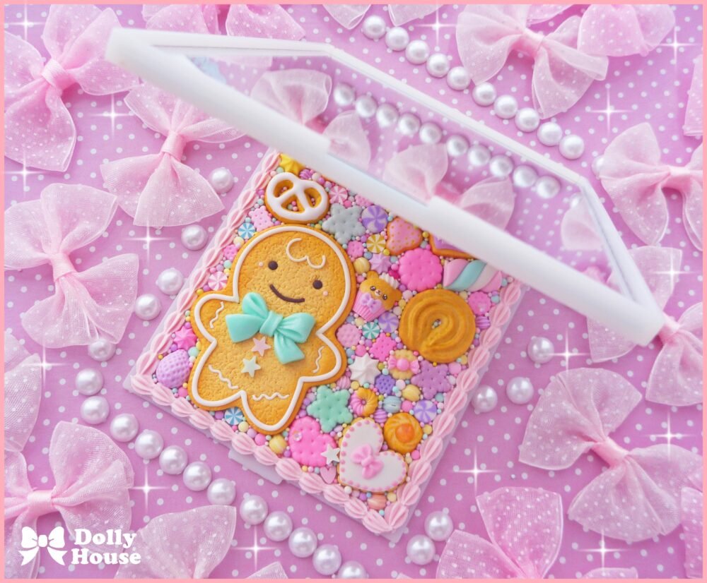 Kawaii Folding Mirror by Dolly House