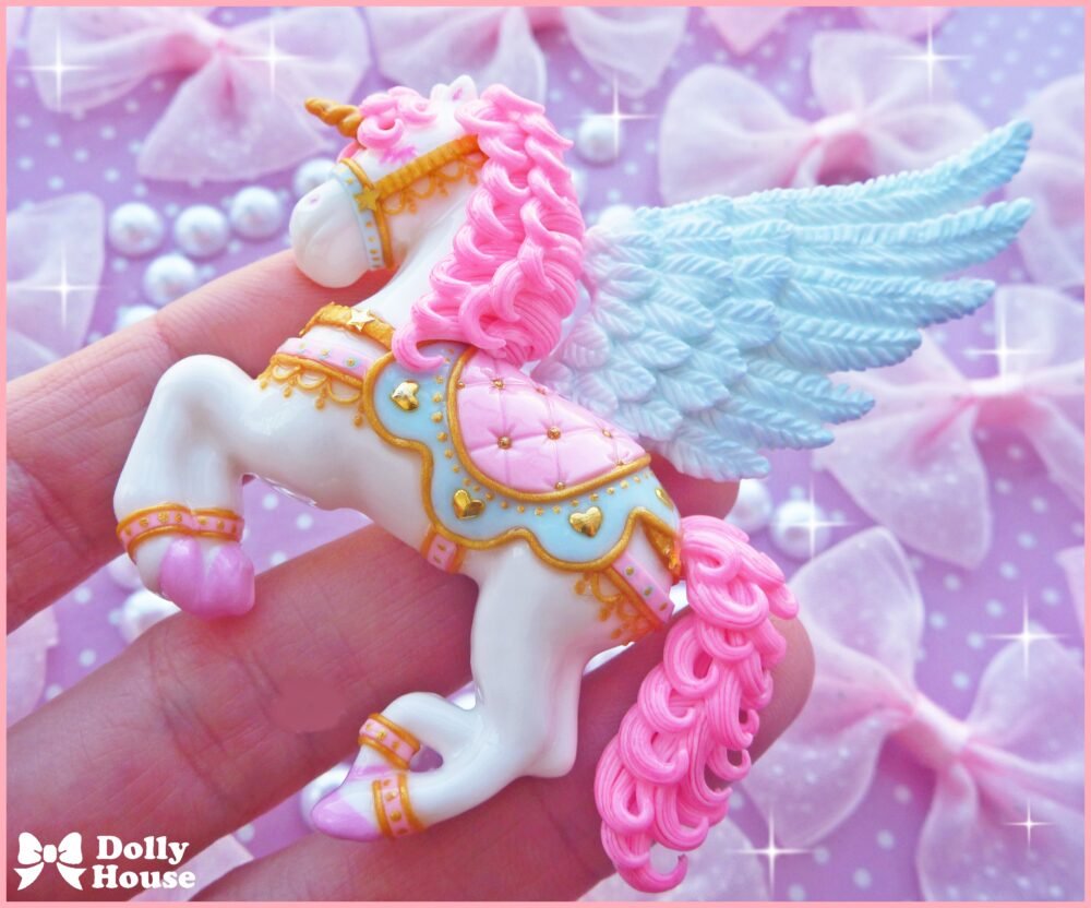 Kawaii Alicorn Brooch by Dolly House 4