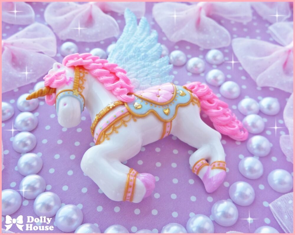 Kawaii Alicorn Brooch by Dolly House 4