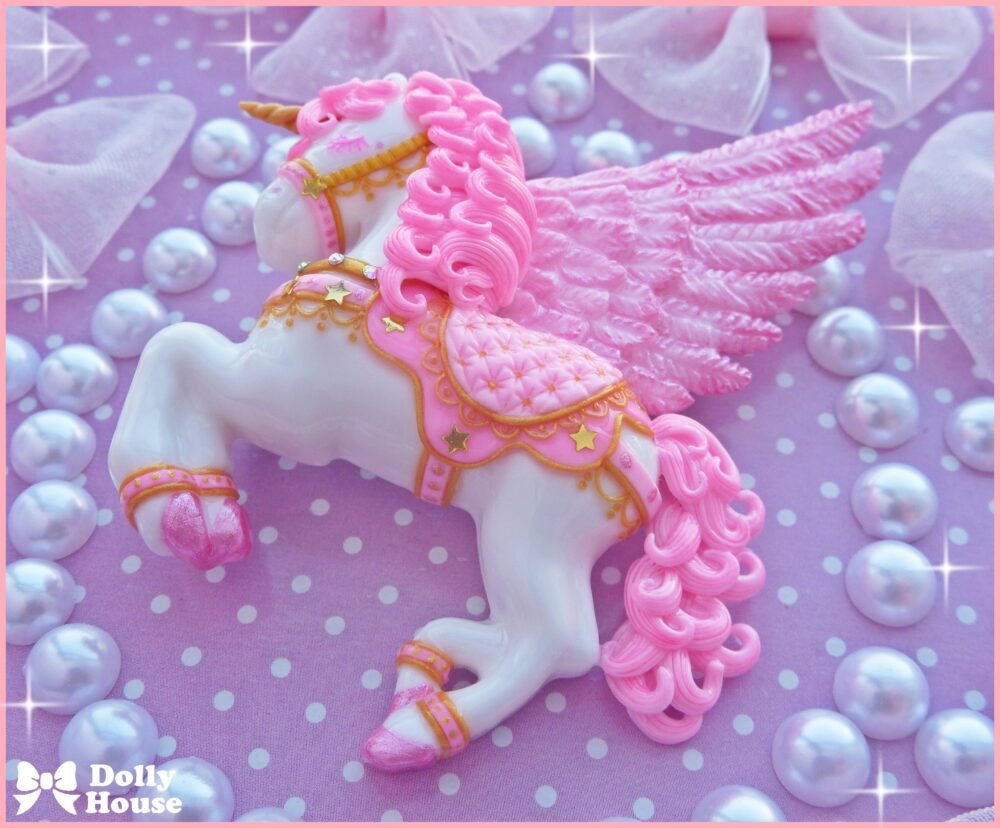 Kawaii Alicorn Brooch by Dolly House 7