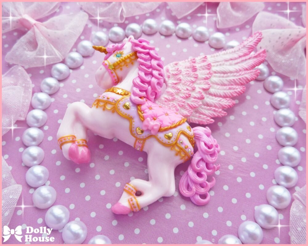 Kawaii Alicorn Brooch by Dolly House 11