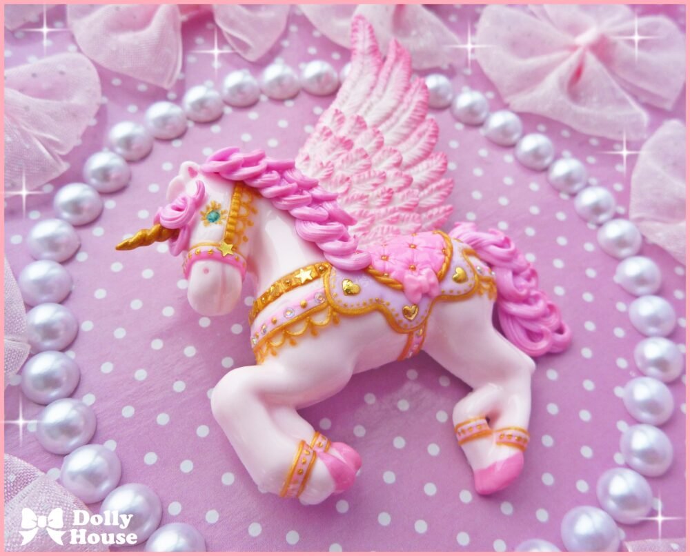 Kawaii Alicorn Brooch by Dolly House 11