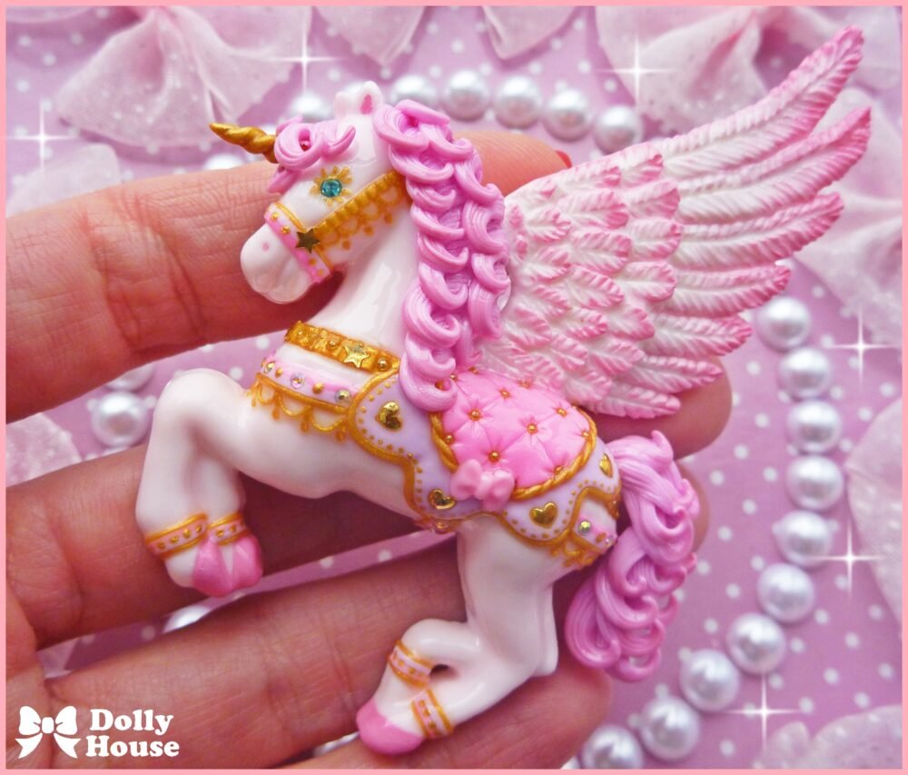 Kawaii Alicorn Brooch by Dolly House 11